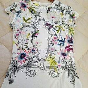 Pretty Graphic T goes w/everything